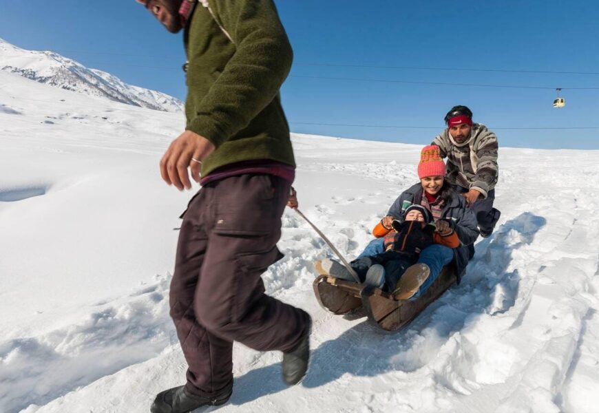 sledging gulmarg